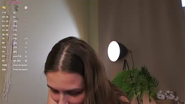 LeonoraWoods live sex cam