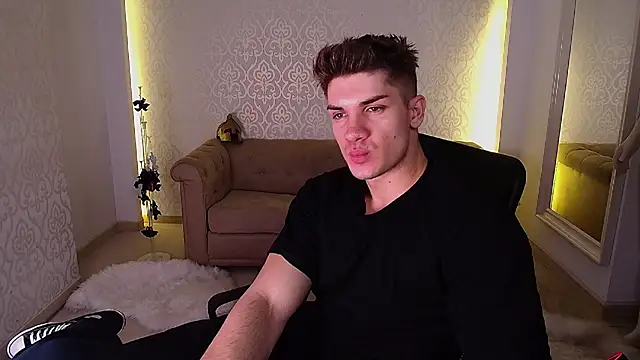 MaxKaiden live sex cam