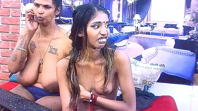 IndianSexySlender live sex cam