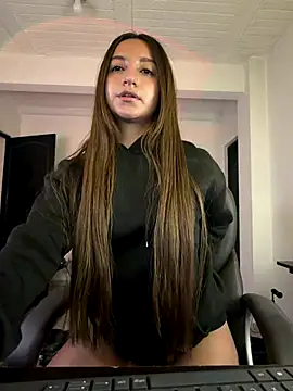 aly_golden_ live sex cam