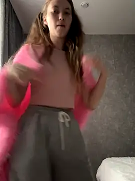 Holy_Poly live sex cam