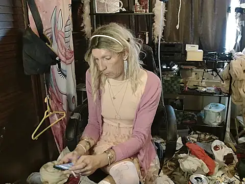 Ombeline1 live sex cam