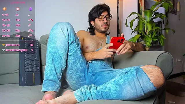 Ackerman_Eren_ live sex cam