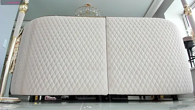 AngelinaMoore live sex cam