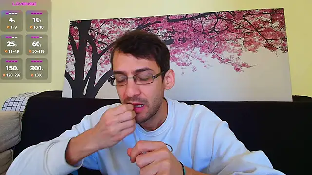 HungEddy live sex cam