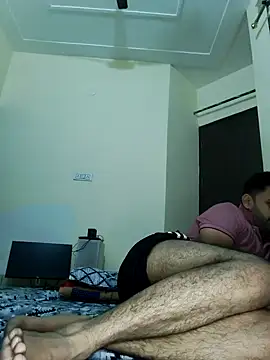 ITZ_GURU live sex cam