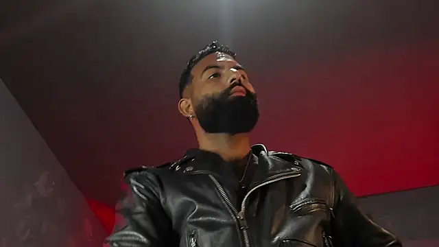 BeardAndrew live sex cam