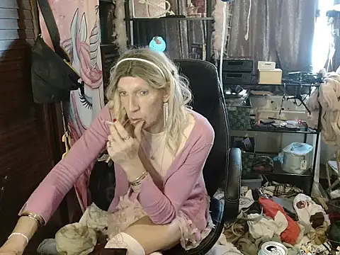 Ombeline1 live sex cam