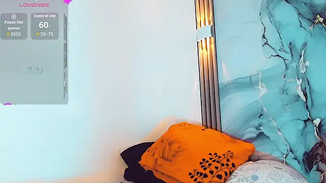 khiara_moretti live sex cam