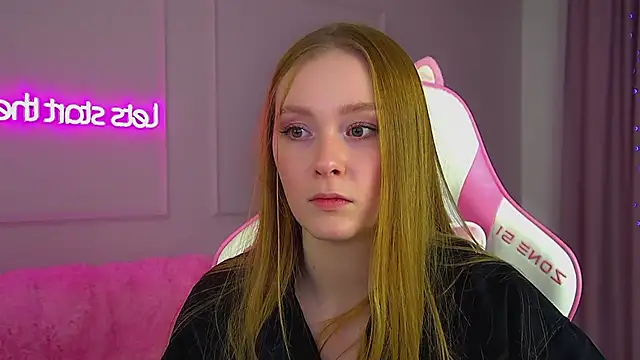 AgataFoxley live sex cam