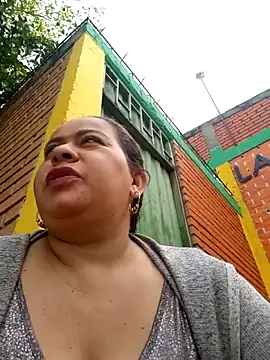 Hotmommy14 live sex cam