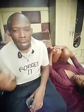 TinnyVsGiant live sex cam