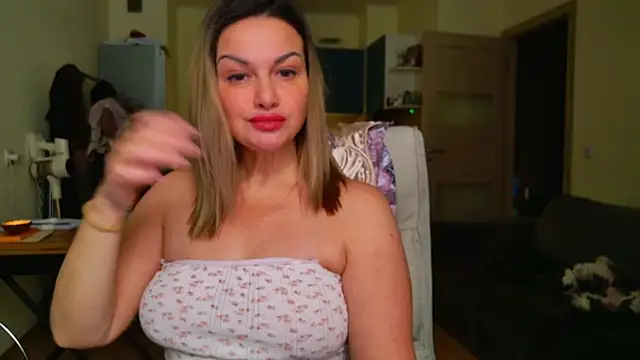 MishaMILF live sex cam