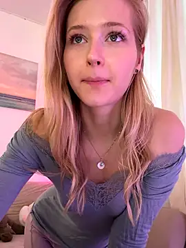 LunaRase live sex cam