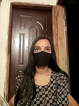 Raya-Moni live sex cam