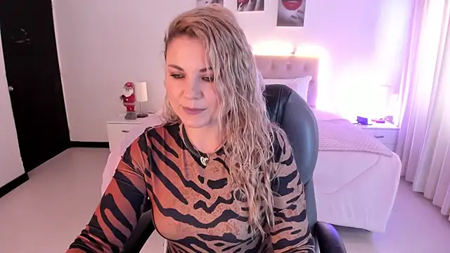 Violeta_Hotter live sex cam