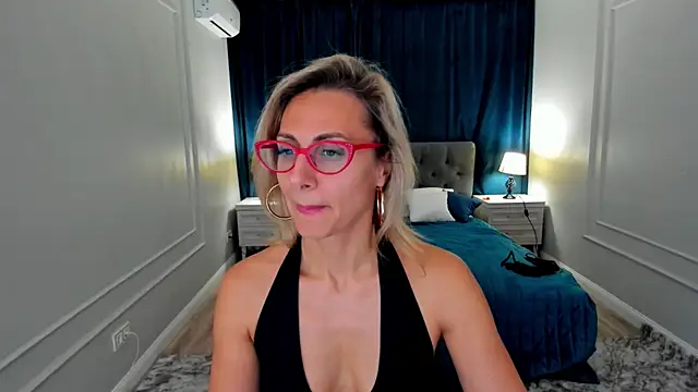 MuseOfStage live sex cam