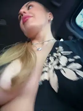 MilfNextDoor20 live sex cam