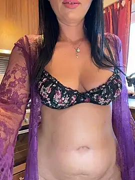 Hotmomcheckk_ live sex cam