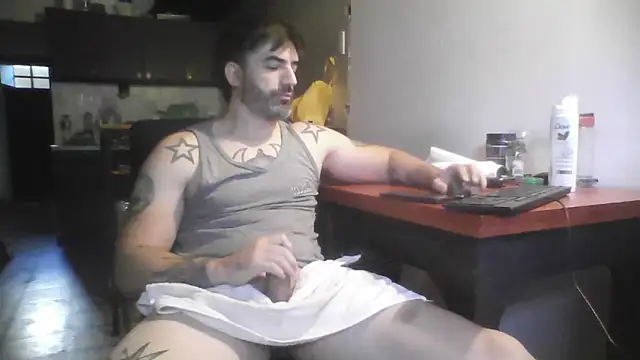 ozzypsico13 live sex cam