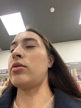 Holly_Play live sex cam