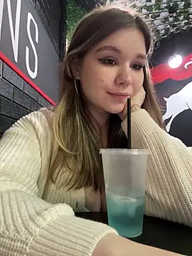 PumaShyXD live sex cam