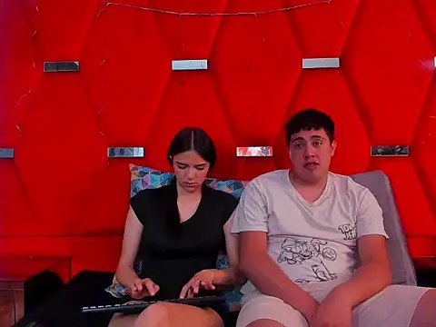 Emmaanddarling live sex cam