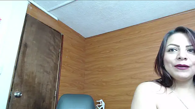 VIOLETTA-HOT live sex cam