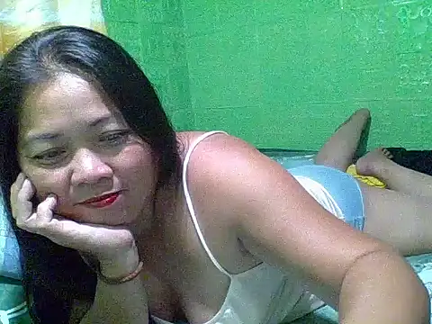 hottestmommm12345 live sex cam