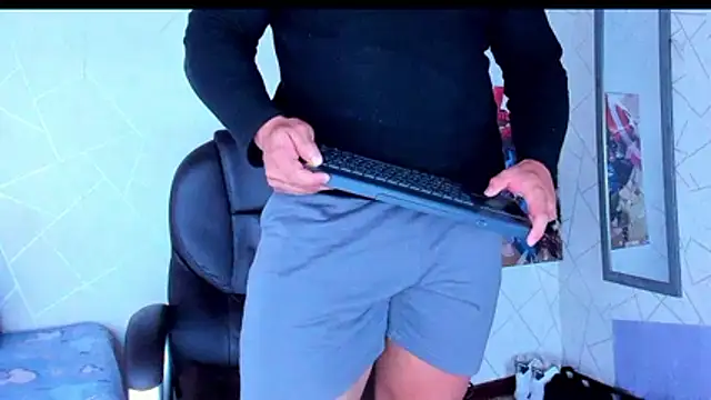 Cristian_Walker live sex cam