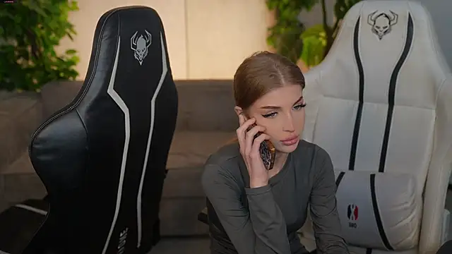 Luna_secretgirl live sex cam