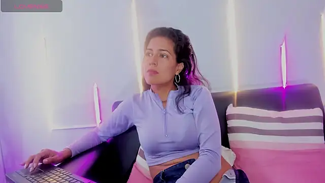 Hade_Vixen live sex cam