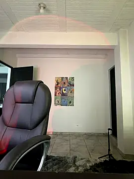 aly_golden_ live sex cam