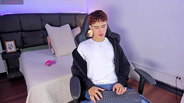 Aiiden_15 live sex cam