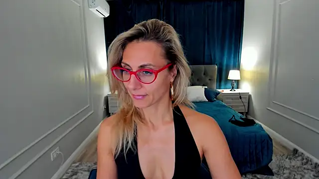 MuseOfStage live sex cam