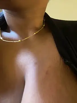 Boneca25 live sex cam