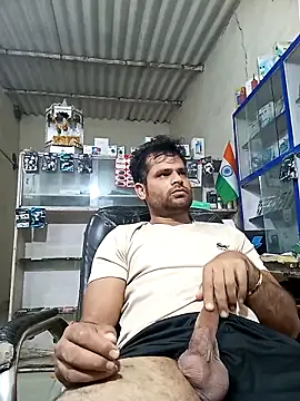 Priynkarani live sex cam