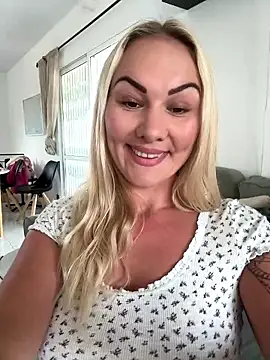 NastyMilf_ live sex cam