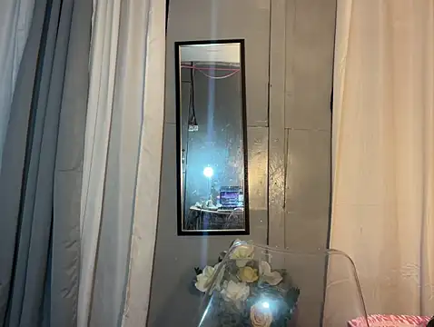 Delicate_Savannah live sex cam