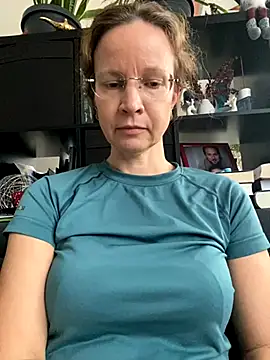 AnnikaRose live sex cam