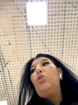 Tisha_Busty live sex cam