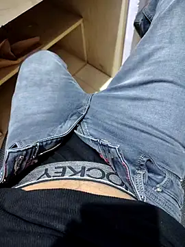 Drakyguy live sex cam