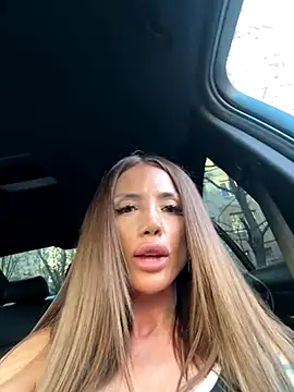 NicollleDiamondd live sex cam