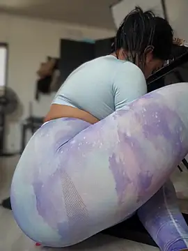 Natural_BIGASS_Nina live sex cam