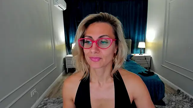 MuseOfStage live sex cam