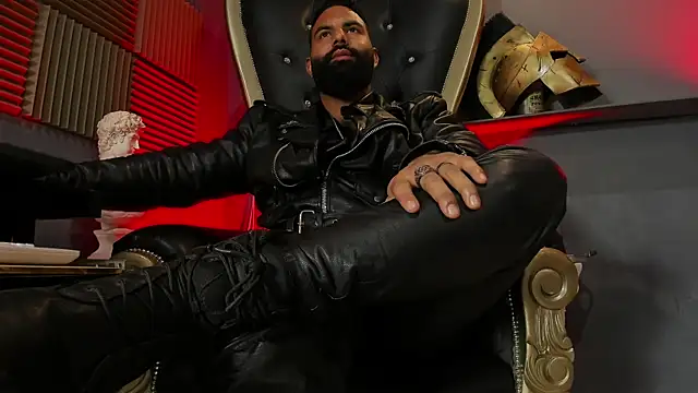 BeardAndrew live sex cam