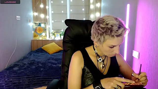 Sweet-n-Strong live sex cam