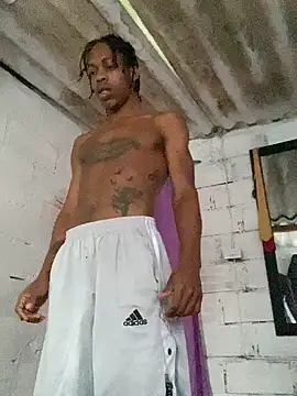 Larry-n-clouds live sex cam