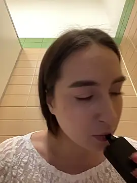 Holly_Play live sex cam