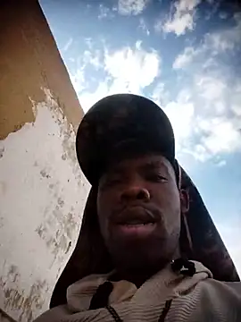 TinnyVsGiant live sex cam